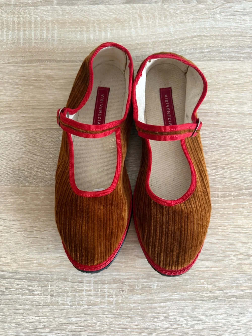 ViBi VENEZiA Mary Jane Corduroy Velvet Furlana Flats Sz 39/9
